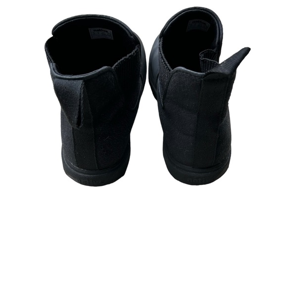 Native Kensington Treklite Water Resistant Black Chelsea Synthetic Size 3 Boot. - Picture 5 of 8